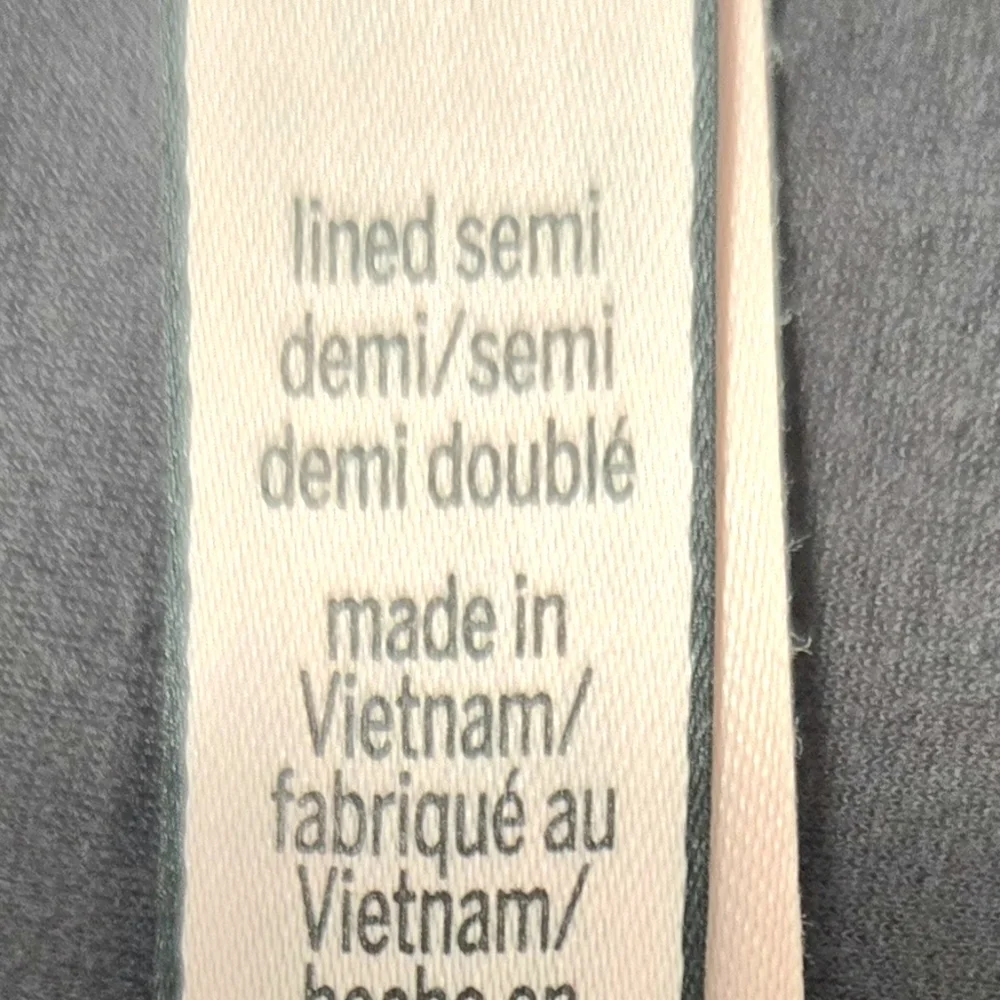 Victoria's Secret Lined, Semi Demi Bra. Gray. 38D - Picture 12 of 13